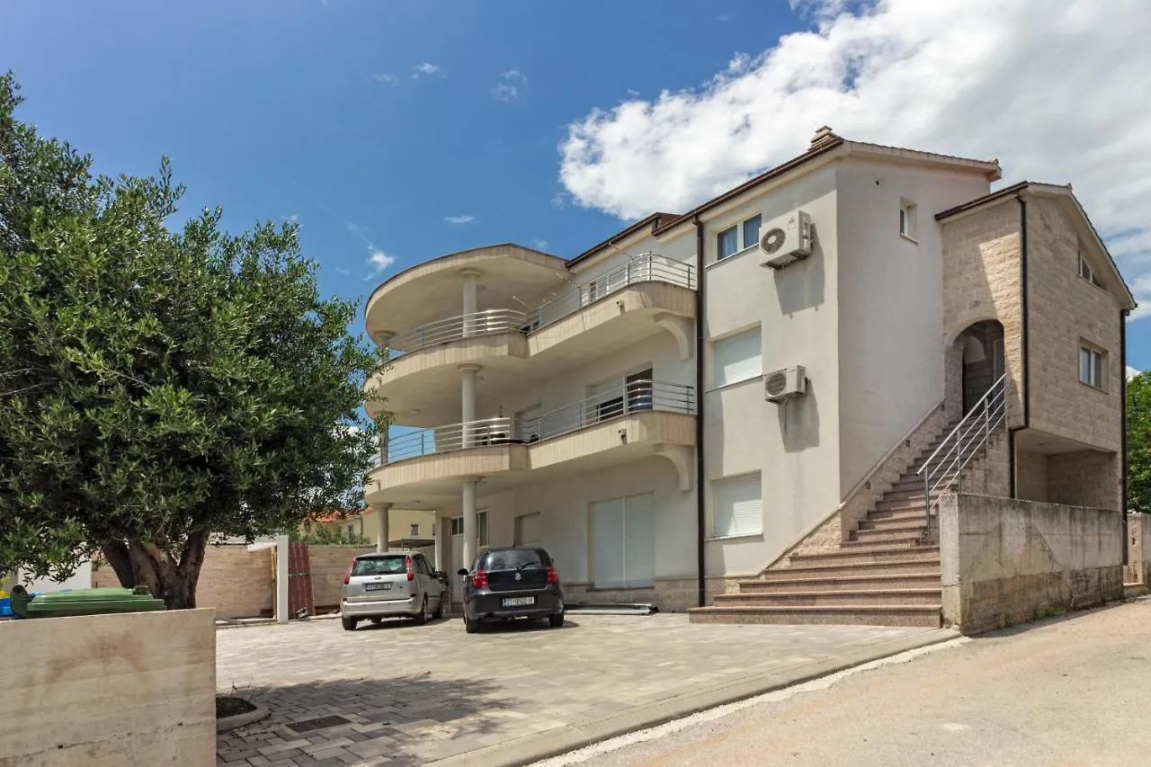 Villa Ivana In Kastela location