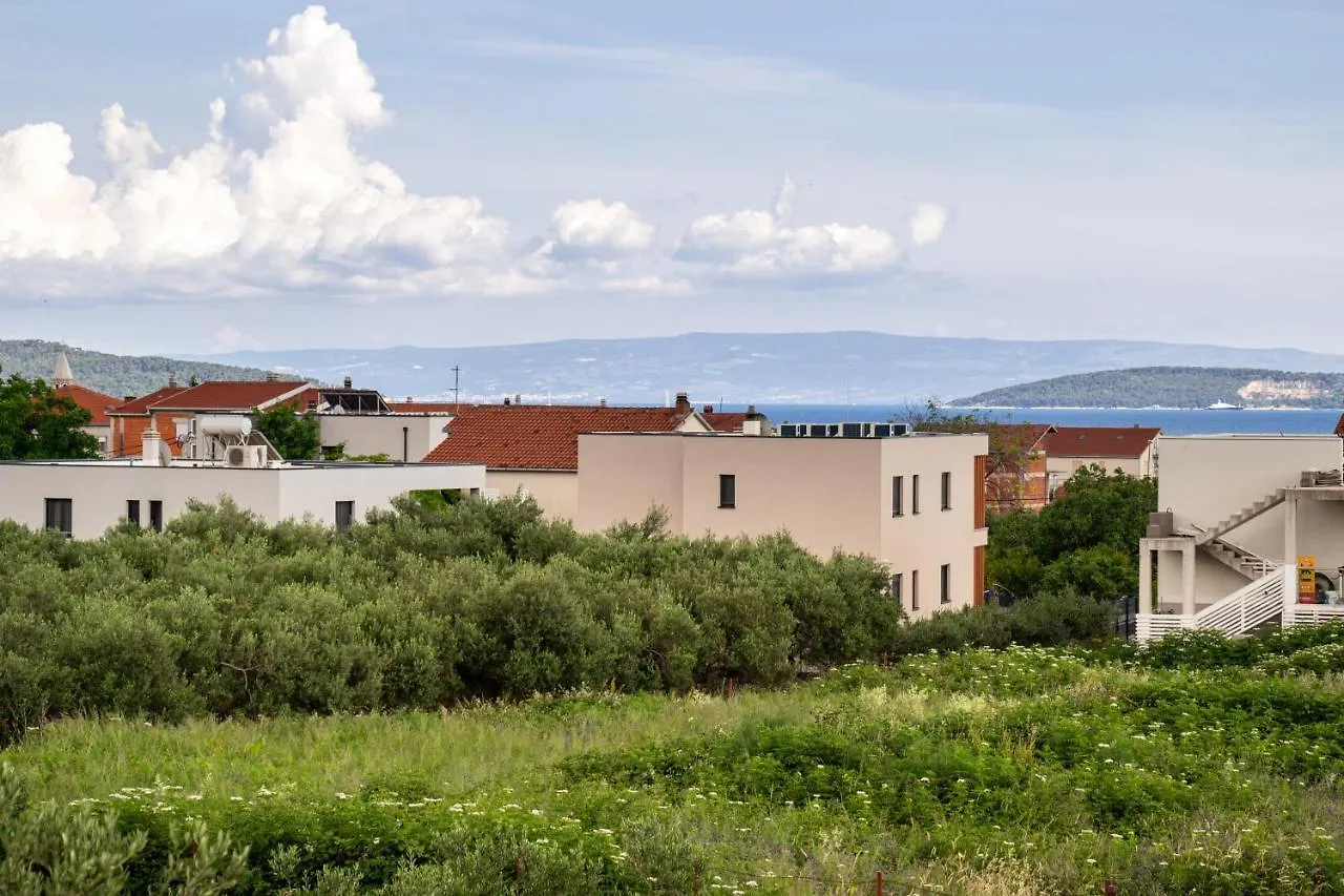 Apartment Villa Ivana In Kastela